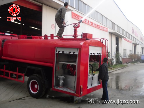 東風(fēng)153消防灑水車(后面)